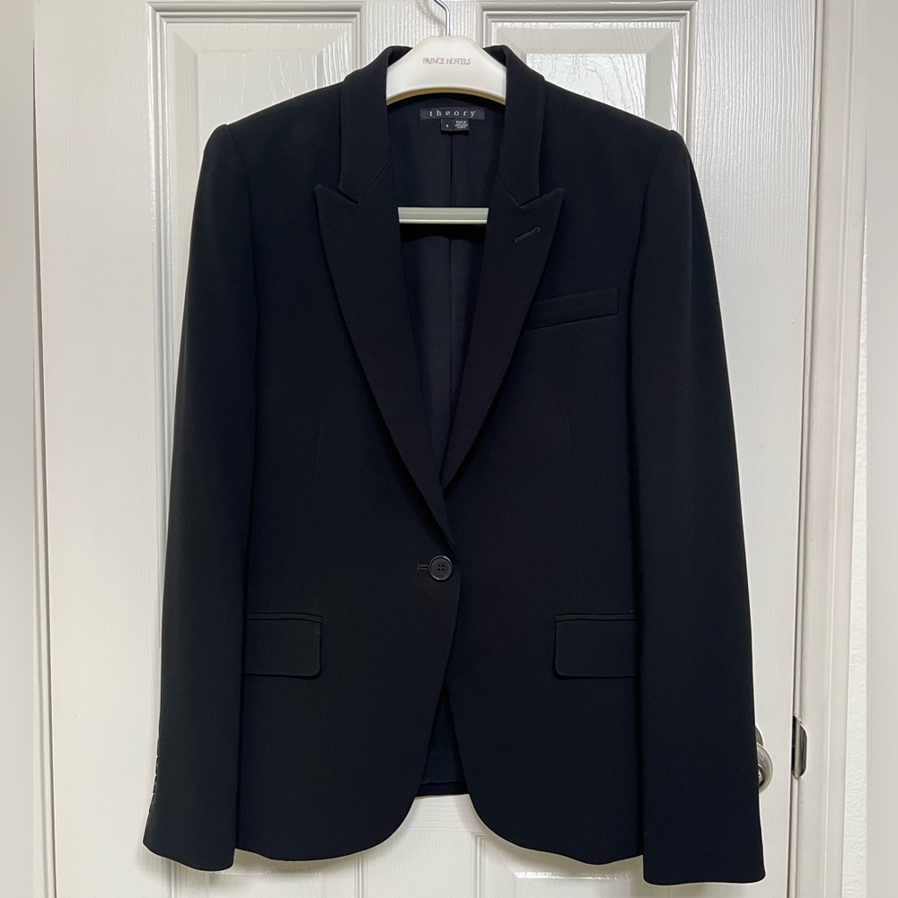 Classic Theory Single Breast Blazer